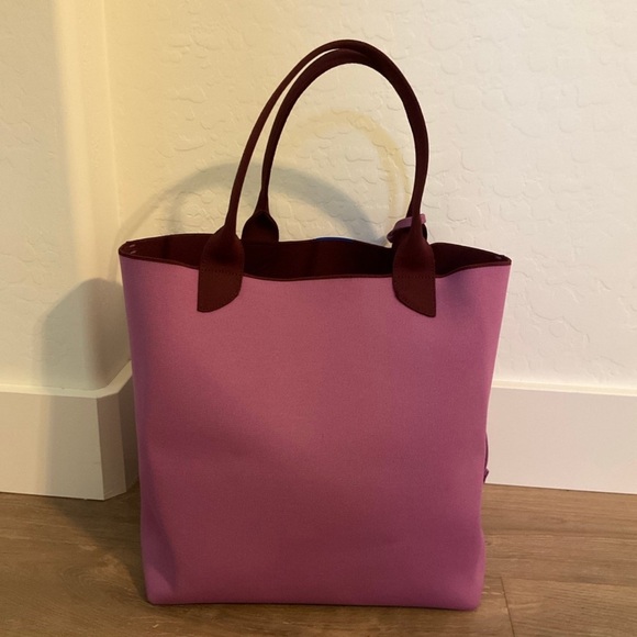 Rothy’s the Lightweight Tote in Collegiate Currant color - Picture 3 of 12